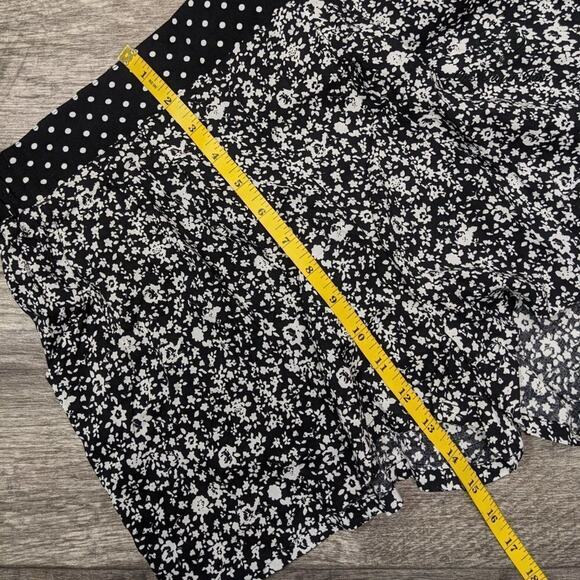 BeBop Lightweight Floral Shorts Size L - Picture 4 of 5